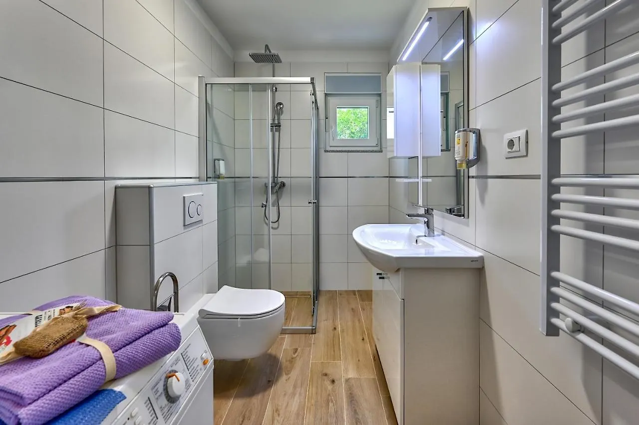 Holiday House Mirna With Swimming Pool And Jacuzzi Pula Casa de Férias