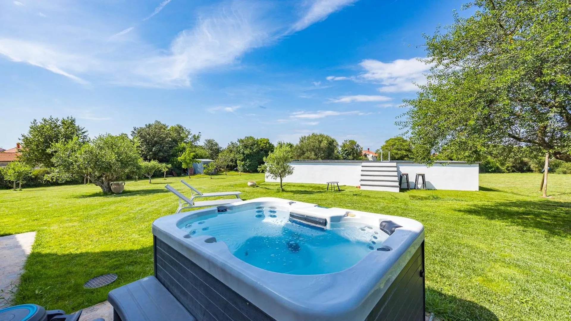 Holiday House Mirna With Swimming Pool And Jacuzzi Pula 0*,  Croácia
